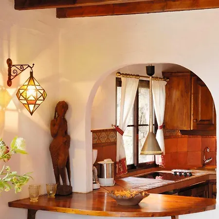 公寓 Castillo Lanzarote Bentley - Luxury -sleep In A Volcanic Cave 蒂亚斯