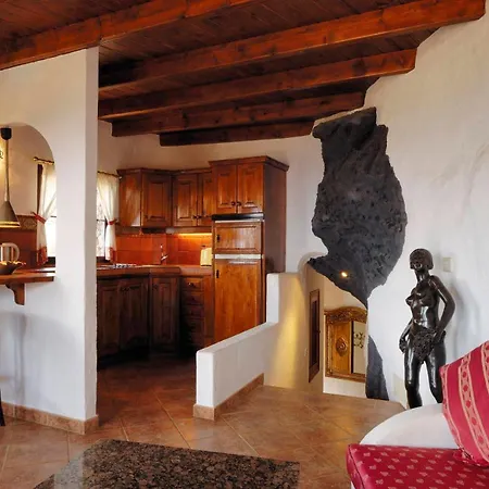 Castillo Lanzarote Bentley - Luxury -sleep In A Volcanic Cave 公寓 蒂亚斯