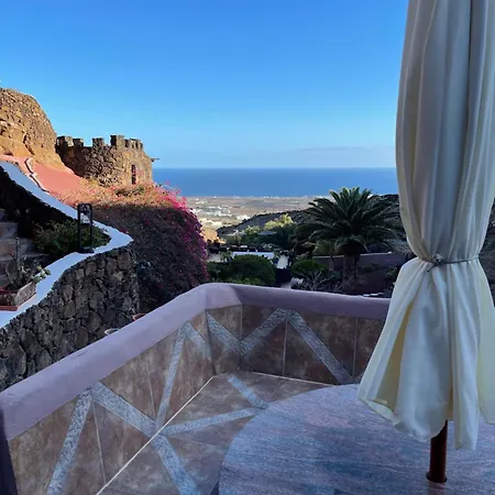 Castillo Lanzarote Bentley - Luxury -sleep In A Volcanic Cave *